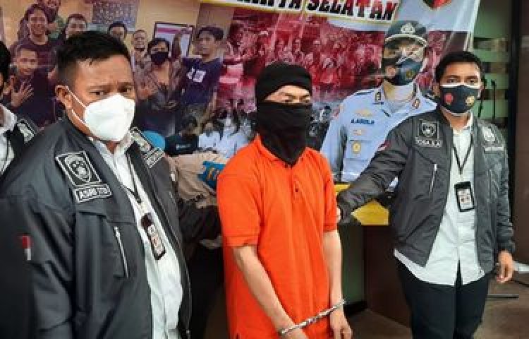 Sakit Hati Pria Ini Tusuk Plt Kadis Pariwisata DKI, Ternyata....
