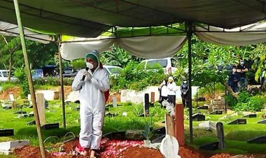 Sedih! Rina Gunawan Meninggal, Teddy Syach: Sebagai Suami Saya Ikhlas Saya Ridho....