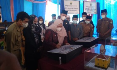 Resmikan 2 Desa Persiapan di Kumpeh Ulu, Masnah : Harapan Saya Segera Didefinitifkan