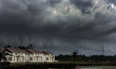 Waspada Hujan Lebat Angin Kencang di Sebagian Besar Provinsi Indonesia