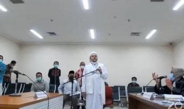 Hakim Batalkan Sidang Online, Begini Nasib Sidang Habib Rizieq