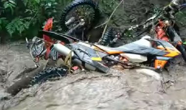 Petaka Timpa 30 Crosser di Boyolali, Tersapu Banjir Hingga Motor Hanyut Dibiarkan Saja