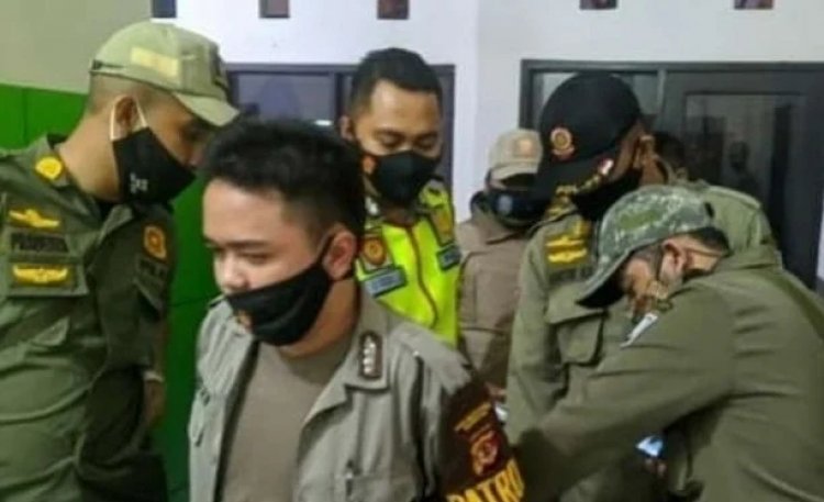 Gara-gara Perut Buncit, Polisi Gadungan Ini Apes Diringkus Dua Prajurit TNI Saat Mau Menilang