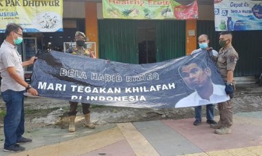 Heboh Spanduk Bela Habib Rizieq-Mari Tegakan Khilafah di Indonesia, Munarman: Hentikanlah Cara-cara Kotor Seperti Itu