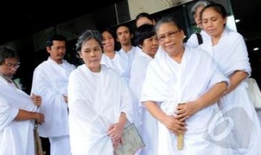 Lia Eden Wanita yang Pernah Ngaku Imam Mahdi Ini Meninggal Dunia