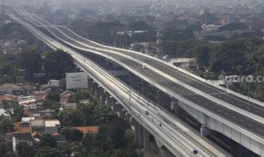 Jokowi Resmikan Nama Jalan Tol Mohamed bin Zayed, Fadli Zon: Apa Tak Ada Nama Pahlawan Kita yang Berjasa?