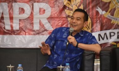 Gegara Lucinta Luna Naik Lumba-lumba, Komisi IV Desak Disanksi: Izin Harus Dicabut karena Tidak Mendidik