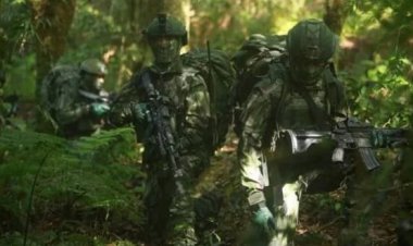 Garang! Seragam Perang Hutan Darah Mengalir Kopassus