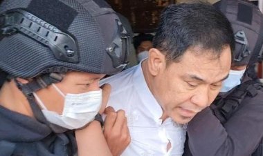 Munarman Ditangkap Densus 88, Polri: Diduga Bermufakat Jahat untuk Lakukan Tindak Pidana Terorisme