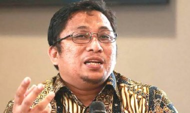 Feri Amsari Sebut Firli adalah Boneka yang Digerakkan oleh banyak Orang Menghantam Novel Dkk