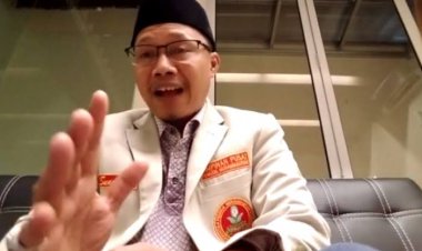 Ngabalin Sebut Busyro Berotak Sungsang, Sunanto: Jangan-jangan yang Sungsang Pak Ngabalin!