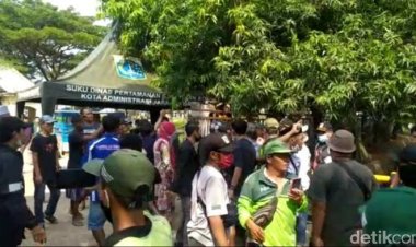 Pagar TPU Jebol oleh Peziarah, MUI: Ziarah itu Sebaiknya Hindari Berkumpul Saat Pandemi
