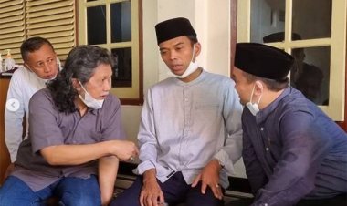25 Tahun UAS dan Cak Nun Hanya Mengenal Nama: Ternyata, Pertemuan di Sini Tertulis di Lauhul-Mahfuzh....