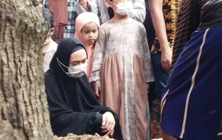 Kabar Duka dari Ria Ricis, Begini Kata Oki Setiana Dewi