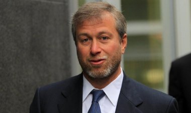 Dituduh Fitnah Konglomerat Rusia, Penulis Inggris Segera Diadili