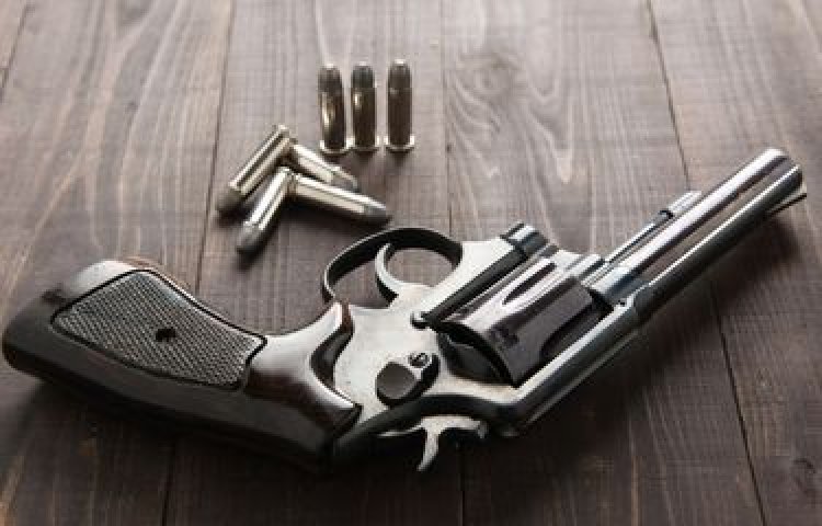 Viral Video Pria Acung Pistol dalam Mobil, Polisi Meringkus Pelaku