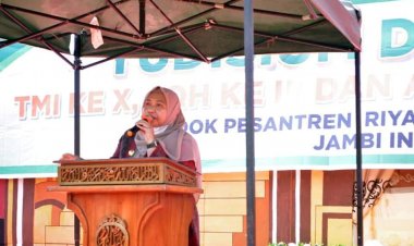 Bupati Masnah Hadiri Yusidium dan Wisuda TMI, JQH dan Amsilati di Danaulamo Marosebo