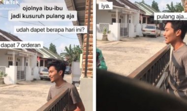 Emak-emak Ojek Online Ini Dibikin Terharu oleh Customer, Diminta Pulang ke Rumah