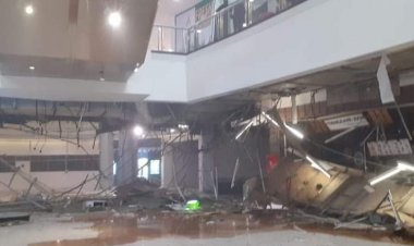 BRAAK!...Atap Plafon Mall Margo City Ambruk, Polisi: Tidak Ada Ledakan