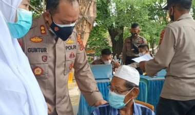 Vaksinasi Massal di Dua Lokasi dan Bagi Vitamin, Kapolres Bungo Jambi: Kita Harus Jemput Bola