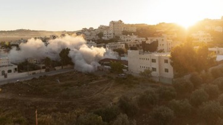 Memanas! Israel dan Hizbullah Saling Adu Roket di Lebanon