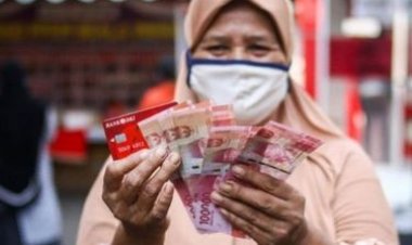 Risma Marah Besar! Gegara Masih Banyak Warga Belum Dapatkan Bansos PKH, Begini Respon Bank