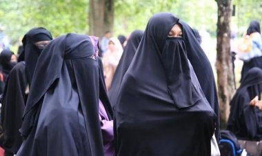 Mahasiswi di Afghanistan Wajib Gunakan Abaya-Niqab