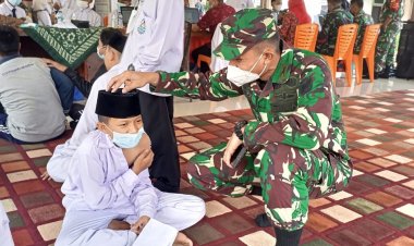 Kodim 0416/Bute Gelar Vaksinasi di Pondok Pesantren Diniyyah Al-Azhar Bungo Jambi, Dandim: Ayo Nak Semangat!