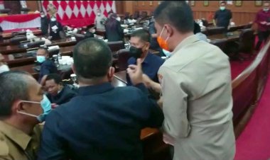 Sidang Paripurna, Anggota DPRD Provinsi Jambi Nyaris Baku Hantam, Ketua: Biasa Saja, itu....!