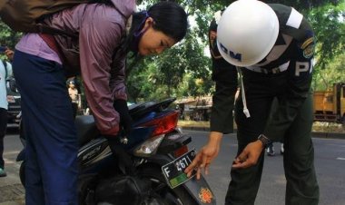 Marak Warga Sipil Pakai Stiker TNI di Pelat Nomor Kendaraan, Bebas Tilang?