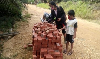 Guru Honorer: Terima Kasih! Satgas TMMD ke-112, Telah Membangun Rumah Kami