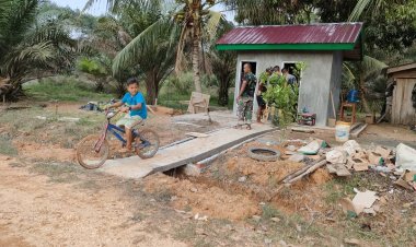 Pengakuan Anak-anak Dusun Kemantan, Tebo-Jambi: Senang Ada Bapak Tentara di Desa Kami