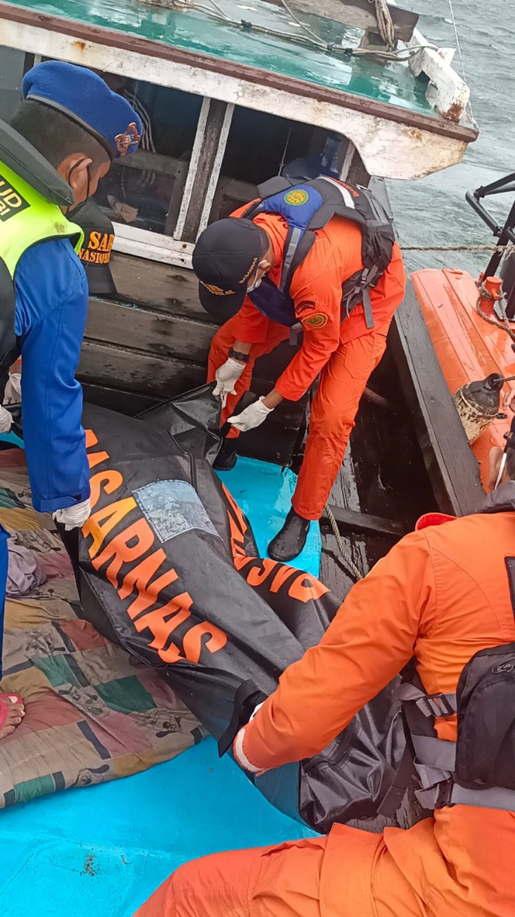 30 Jam Hilang, Akhirnya Nelayan Asal Tanjab Barat yang Tenggelam Berhasil Ditemukan
