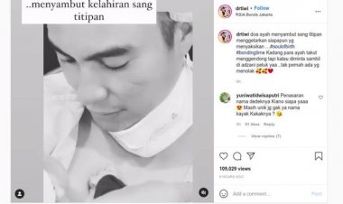 Terharu! Momen Baim Wong Azankan Anak Kedua