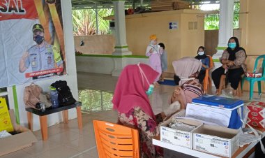 Vaksinasi Massal di Pasir Putih, Bungo-Jambi, Kapolres: Ada 176 yang Divaksin dan 5 Tak Lolos