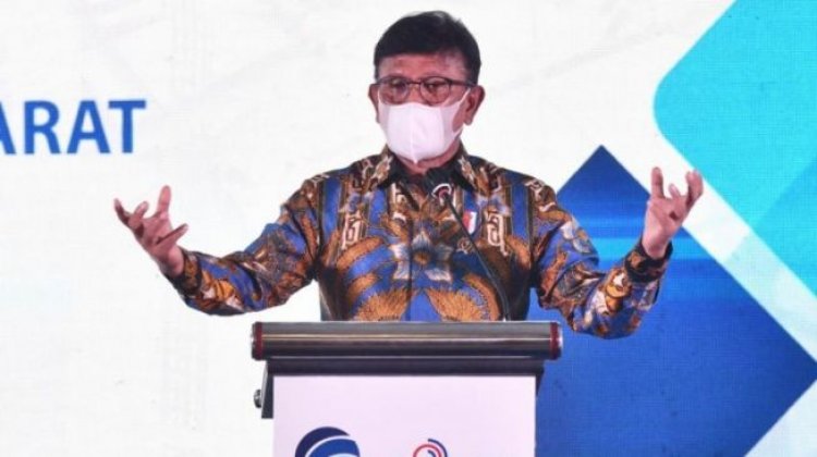 Bersama Google dan Apple, Menkominfo Segera Sortir Pinjol Bermasalah