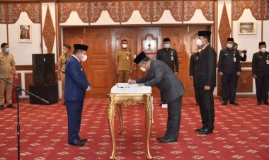 Lantik 13 Pejabat Eselon II, Al Haris: Jabatan Itu Tidak Lihat Basah dan Kering