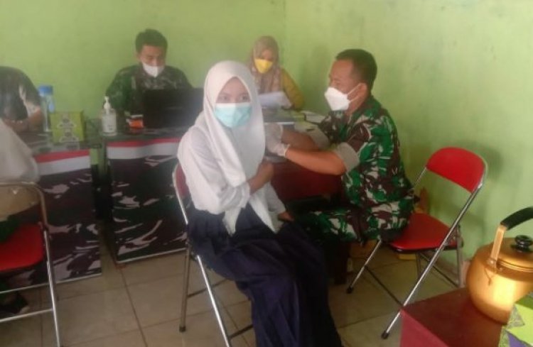 Gencar Vaksinasi Covid-19, Tim Mobile Kodim Bute Sasar Warga Pulau Temiang, Tebo-Jambi