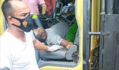 Heboh, Warga Pijoan Temukan Mayat Laki-laki di Mobil Truk