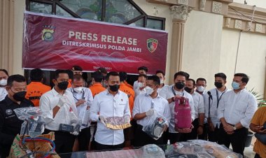 Direskrimsus Polda Jambi Ungkap Penjualan Emas Hasil PETI, 1 Oknum Polisi Ikut Ditangkap