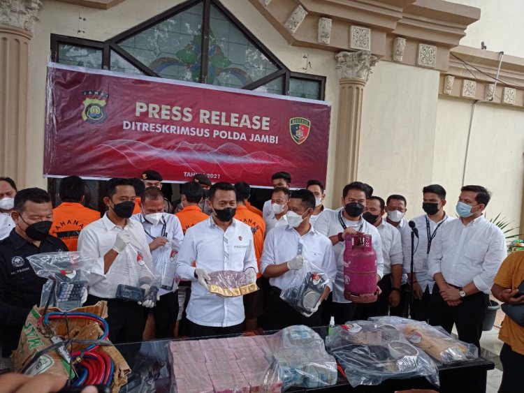 Direskrimsus Polda Jambi Ungkap Penjualan Emas Hasil PETI, 1 Oknum Polisi Ikut Ditangkap