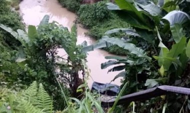 Mengantuk, Sopir Asal Bengkulu Ini Bawa Mobilnya Terjun ke Jurang di Merangin