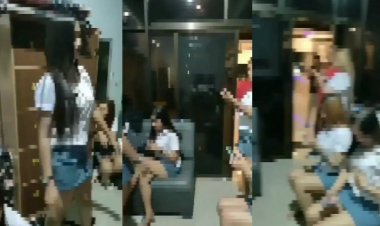 Viral! Pemandu Karaoke Pakai Seragam Mirip SMA, Super Ketat....