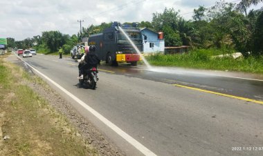 Pasca Banjir, Jalanan Mestong Disemprot Water Canon