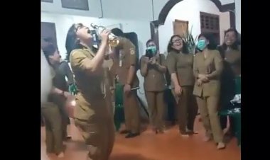 Viral! Wanita Berseragam PNS Joget Sambil Pegang Botol Miras, Ternyata....