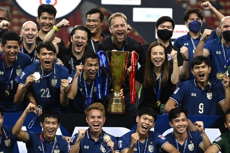 Meski Juara Piala AFF 2020, Fans Thailand Hujat Alexandre Polking Sambil Sebut Indonesia