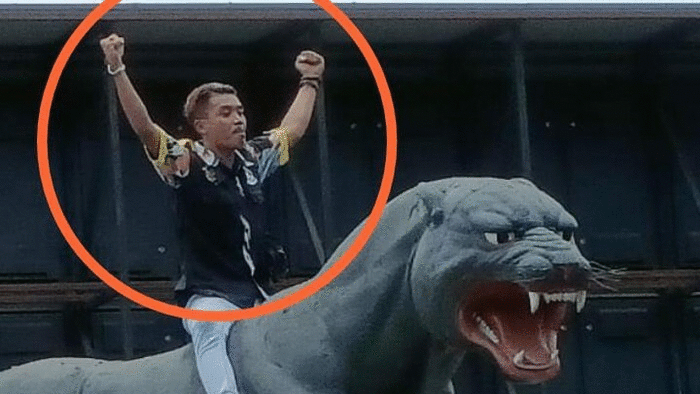 Penunggang Patung Maung Lodaya Ini Ditahan, Ini Penyebabnya....