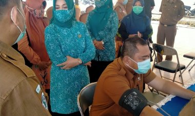 Resmi Hari Ini Vaksinasi Booster Dimulai, Bupati Bungo Penerima Vaksin Pertama