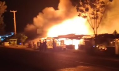 Pasar Tegal Arum Tebo-Jambi Terbakar Hebat, Ini Penyebabnya