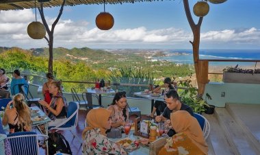 NIH! Buat Kamu Tempat Makan Instagramable Dekat Sirkuit Mandalika, Recommend Banget